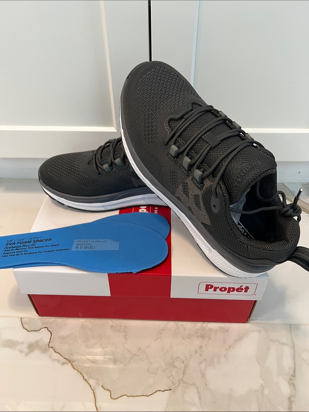 Propét Men’s Black Lightweight Athletic Sneakers with OrthoLite and extra spacer